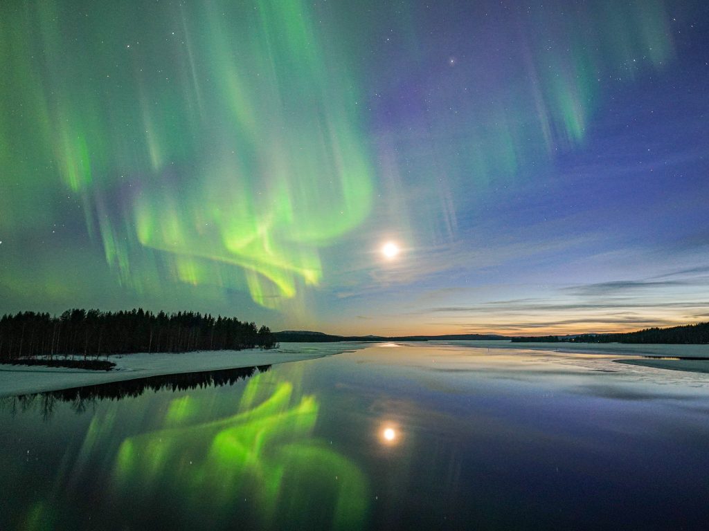 Luisa Schaffner Northern Lights reflection September Arctic Road Trips