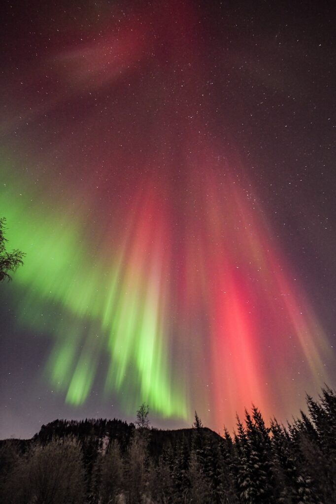 Red Auroras during CME, aurora Tour Rovaniemi